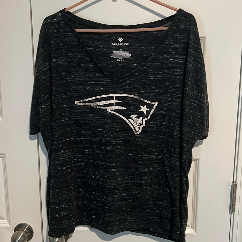 Size XL patriots off shoulder tee